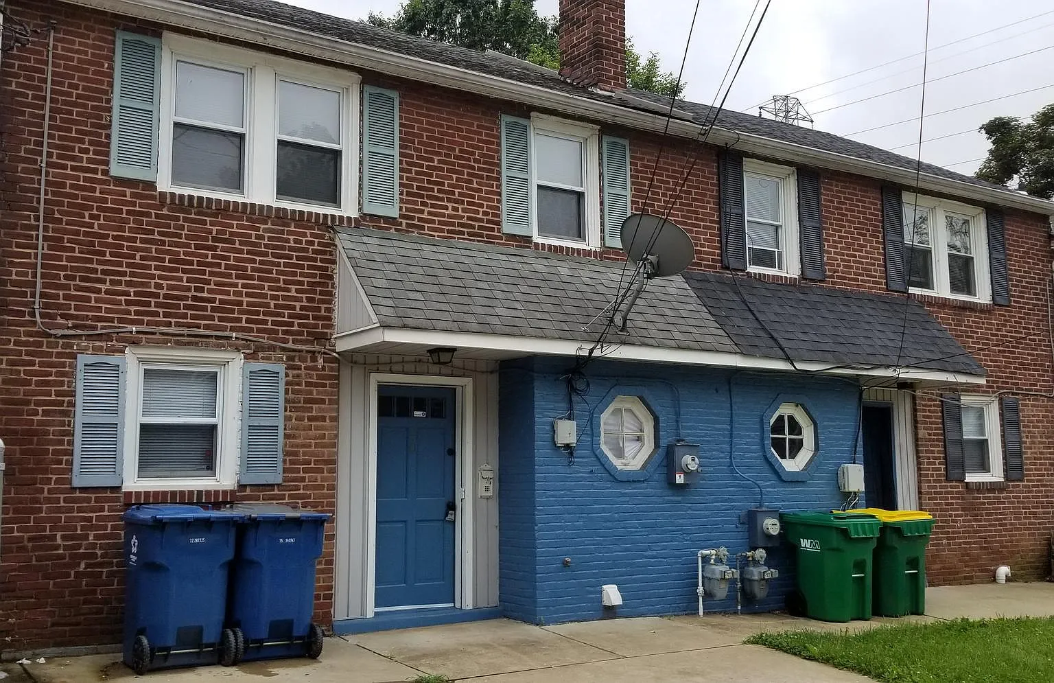 3 bed, 1200 sqft, $1,600 — Photo 1