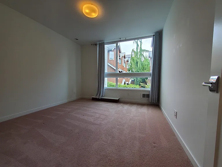 7433A 4th Ave NE — Photo 16