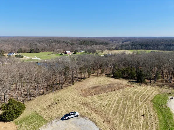 104 Spring Lake Ct, Troy, MO 63379