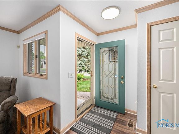 5th image of 4235 Townhouse Dr #D