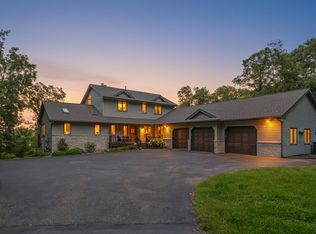1211 Birch Dr, Hudson, WI 54016