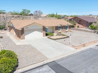 409 Longwood Dr NE, Rio Rancho, NM 87124
