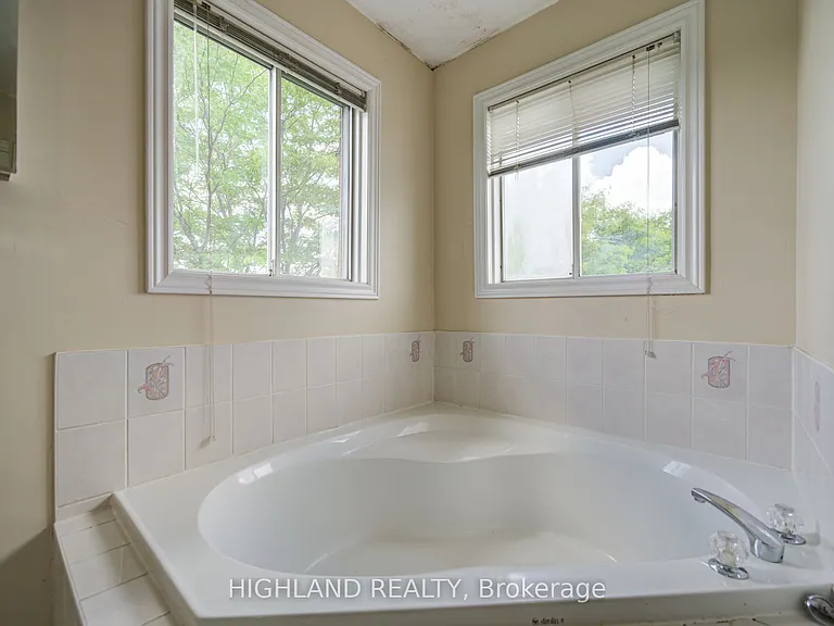 5327 Landsborough Ave #UPPER LEVEL — Photo 21