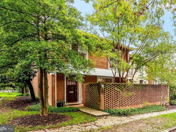 20 Bouton Green Ct, Baltimore, MD 21210