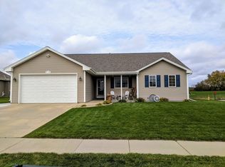 1718 Crestwood Rd, West Bend, WI 53095