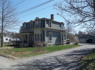 18 Lafayette St, Calais, ME 04619