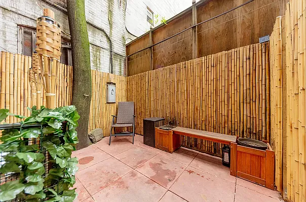 Rented by Douglas Elliman | media 24