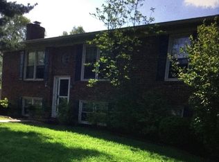 201 Normandy Rd, Versailles, KY 40383