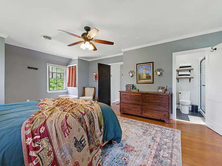 5010 Gosnold Ave — Photo 38