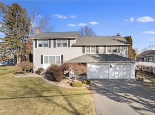 28 Highcrest Rd, Wethersfield, CT 06109