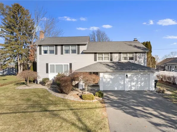 28 Highcrest Road, Wethersfield, CT 06109