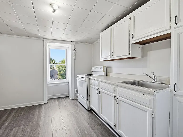 534 N. Law Street — Photo 6