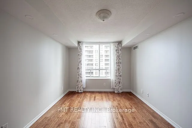 5233 Dundas St W #1522 — Photo 9