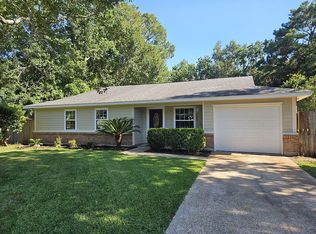 9117 Meadowlark Ave, Ocean Springs, MS 39564