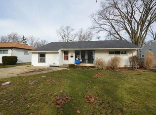 8776 Newkirk Dr, Parma Heights, OH 44130