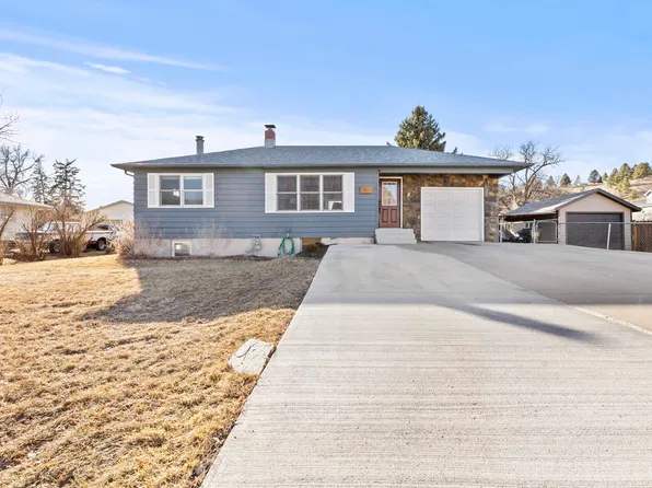 2011 Elmhurst Dr, Rapid City, SD 57702