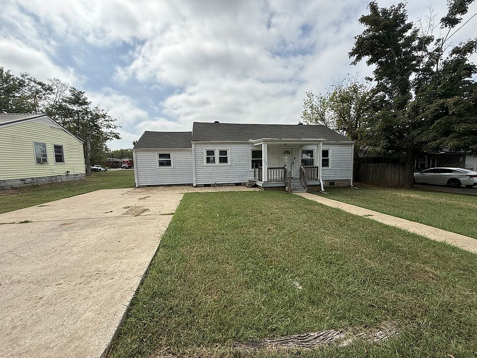 1st image of 732 Meadowlane Dr
