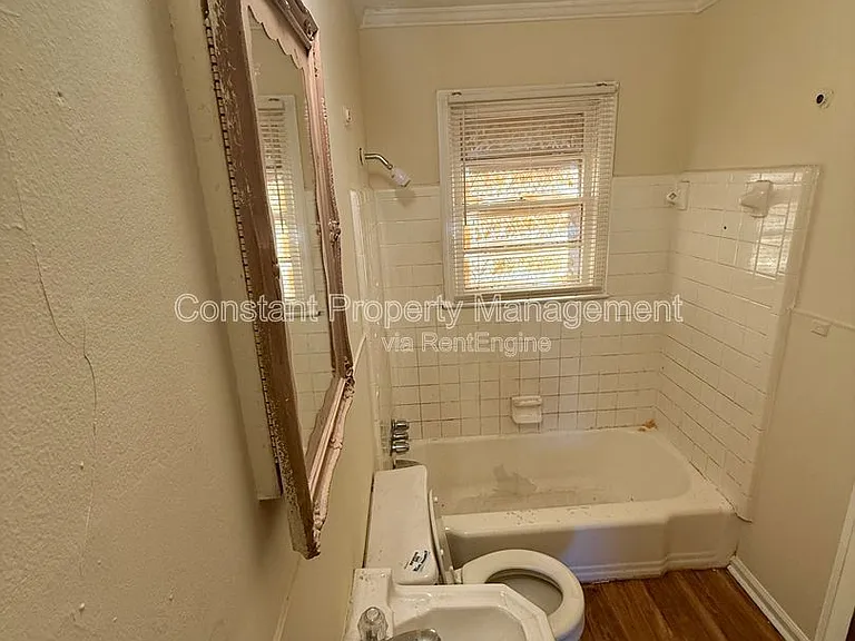 202 Realty St — Photo 11