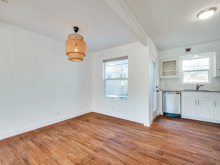 3739 Almazan Dr — Photo 7