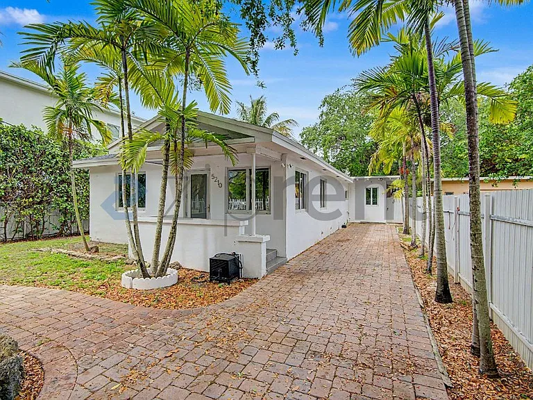 5210 NW 5th Ave — Photo 1