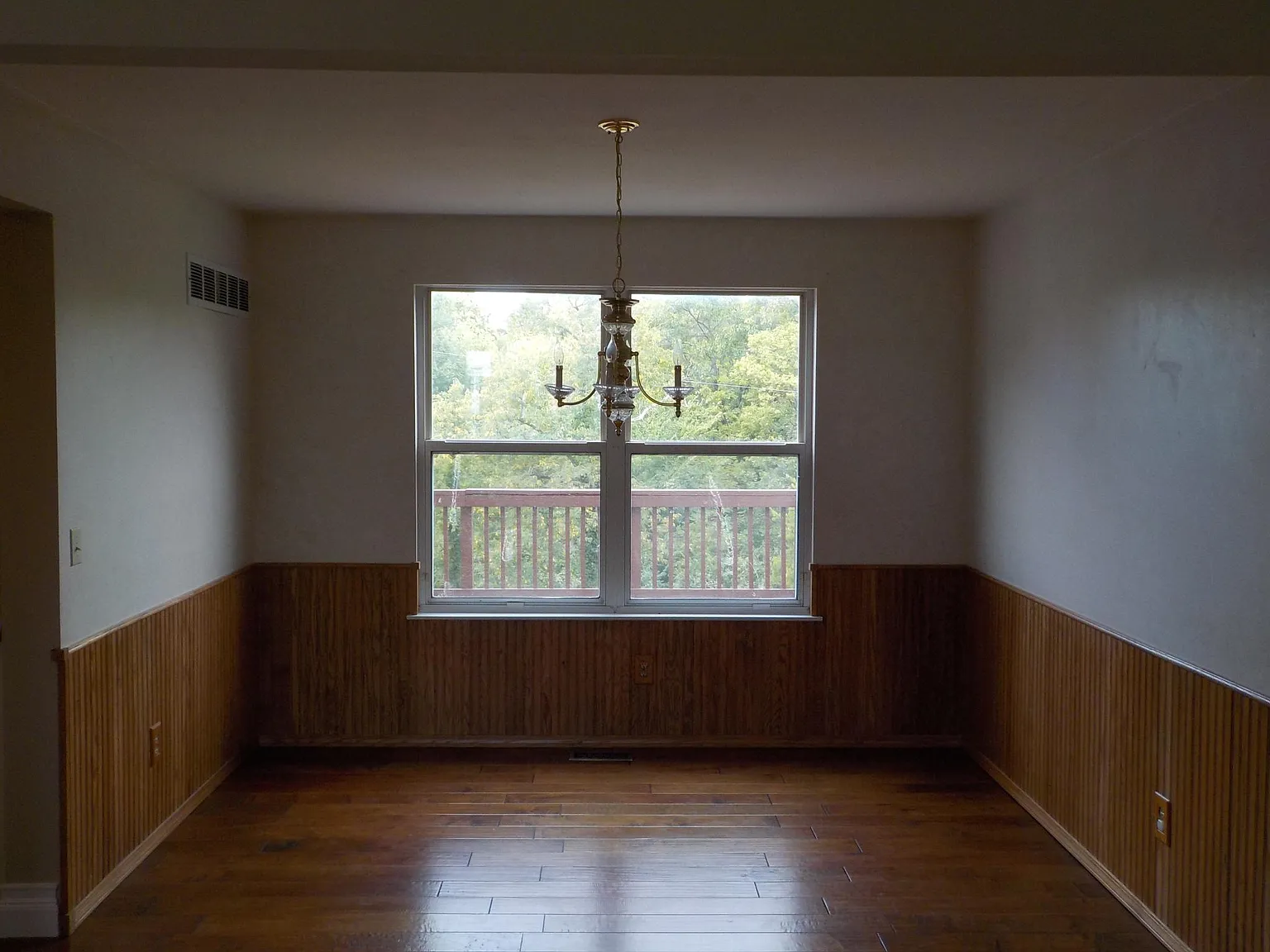 4 bed, 2.5 bath, 1856 sqft, $2,500 — Photo 4