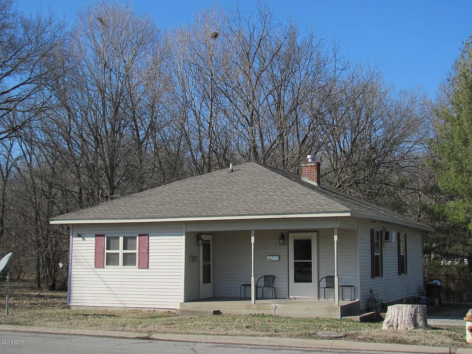 1st image of 1708 Shomaker Dr #E