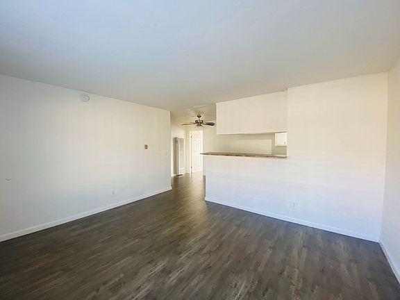 2nd image of 316 E Hyde Park Blvd