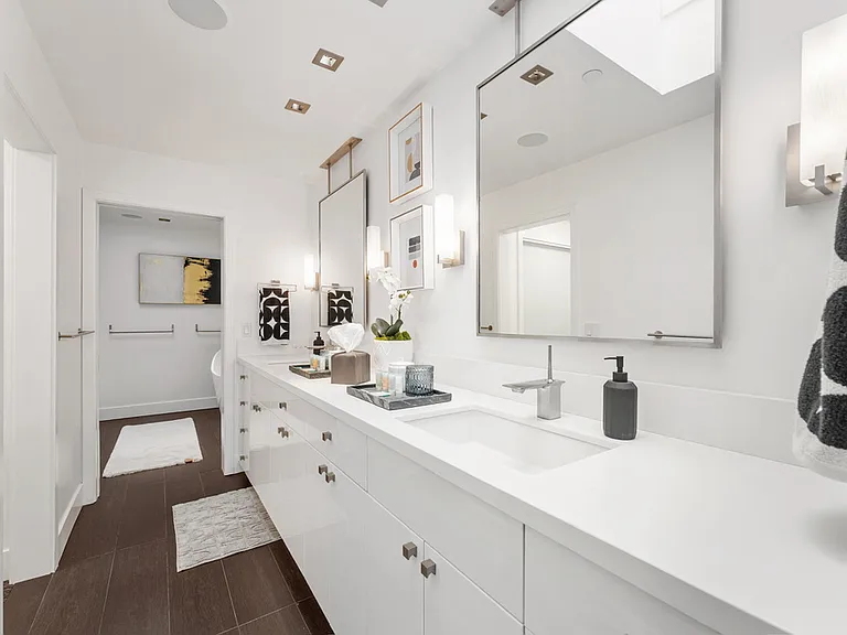 305 SW Montgomery St — Photo 5