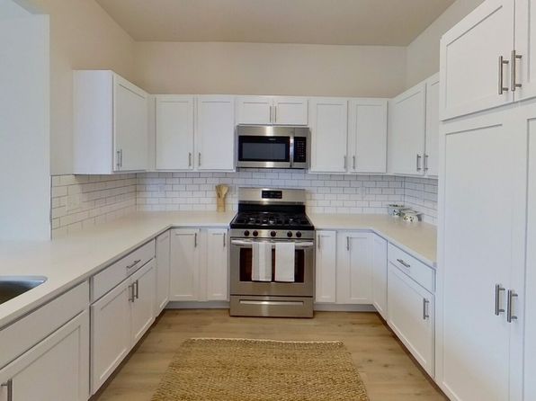 Bristol Bay of Yorkville | 271 Barrett Dr, Yorkville, IL