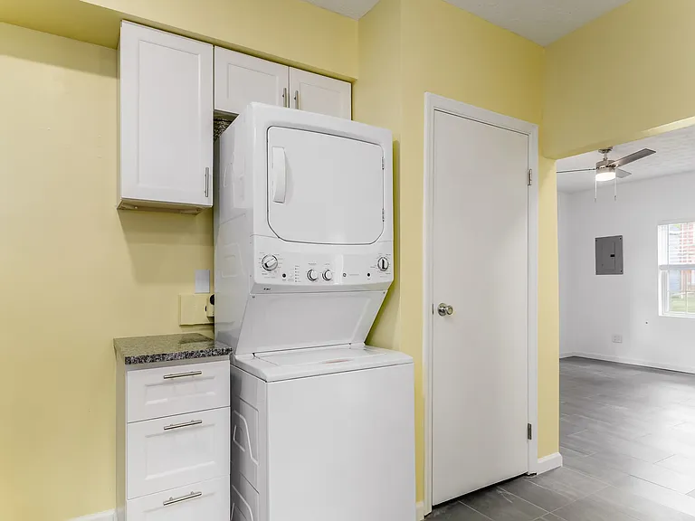 1426 E Rich St — Photo 10