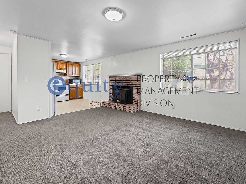 1st image of 4305 S Phillips Ln