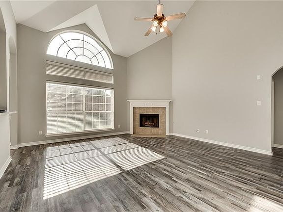 5th image of 1117 Discovery St