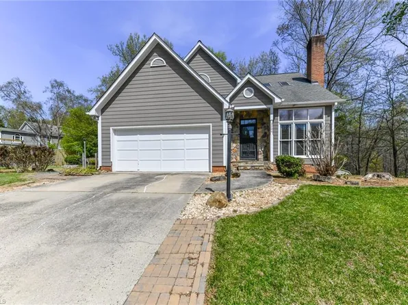 3206 Cardinal Ridge Dr, Greensboro, NC 27410