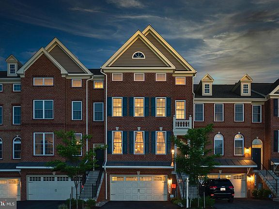 2nd image of 1327 Grand Canopy Dr