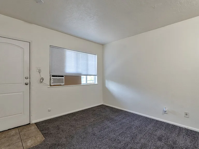 241 N 800 W — Photo 6