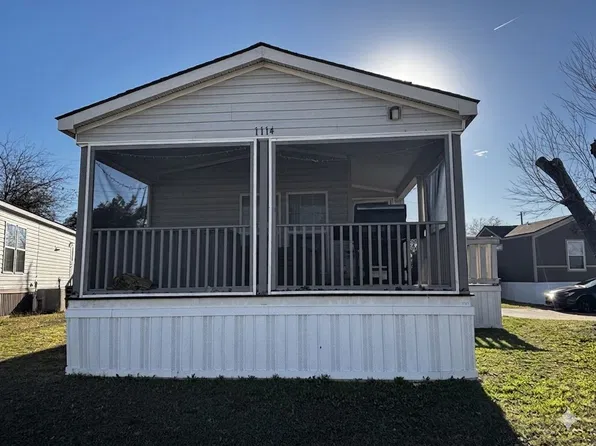 1114 Hummingbird Dr #1114, Desoto, TX 75115