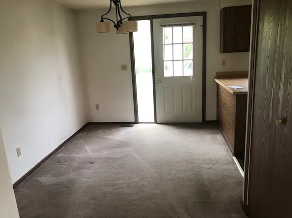 1760 Watertower Dr, Columbus, OH 43235