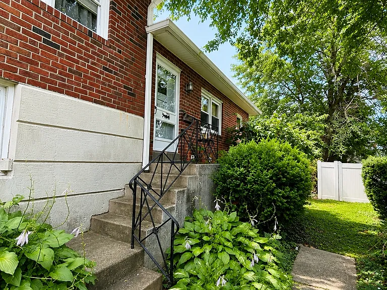 101 Juniper Rd — Photo 3