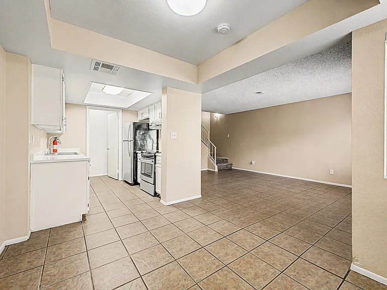 5847 N 48th Dr — Photo 19