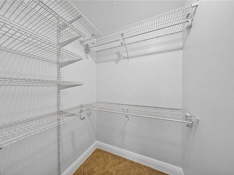 5270 Treetops Dr #J-201 — Photo 15