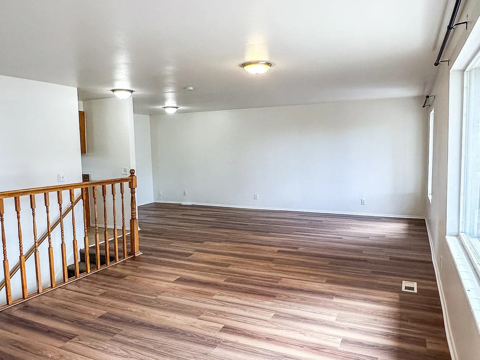 5 bed, 2300 sqft, $2,995 — Photo 3
