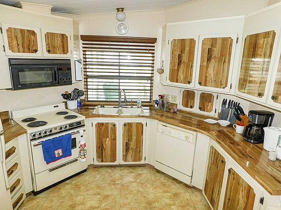 5th image of 327 Lakeview Ln
