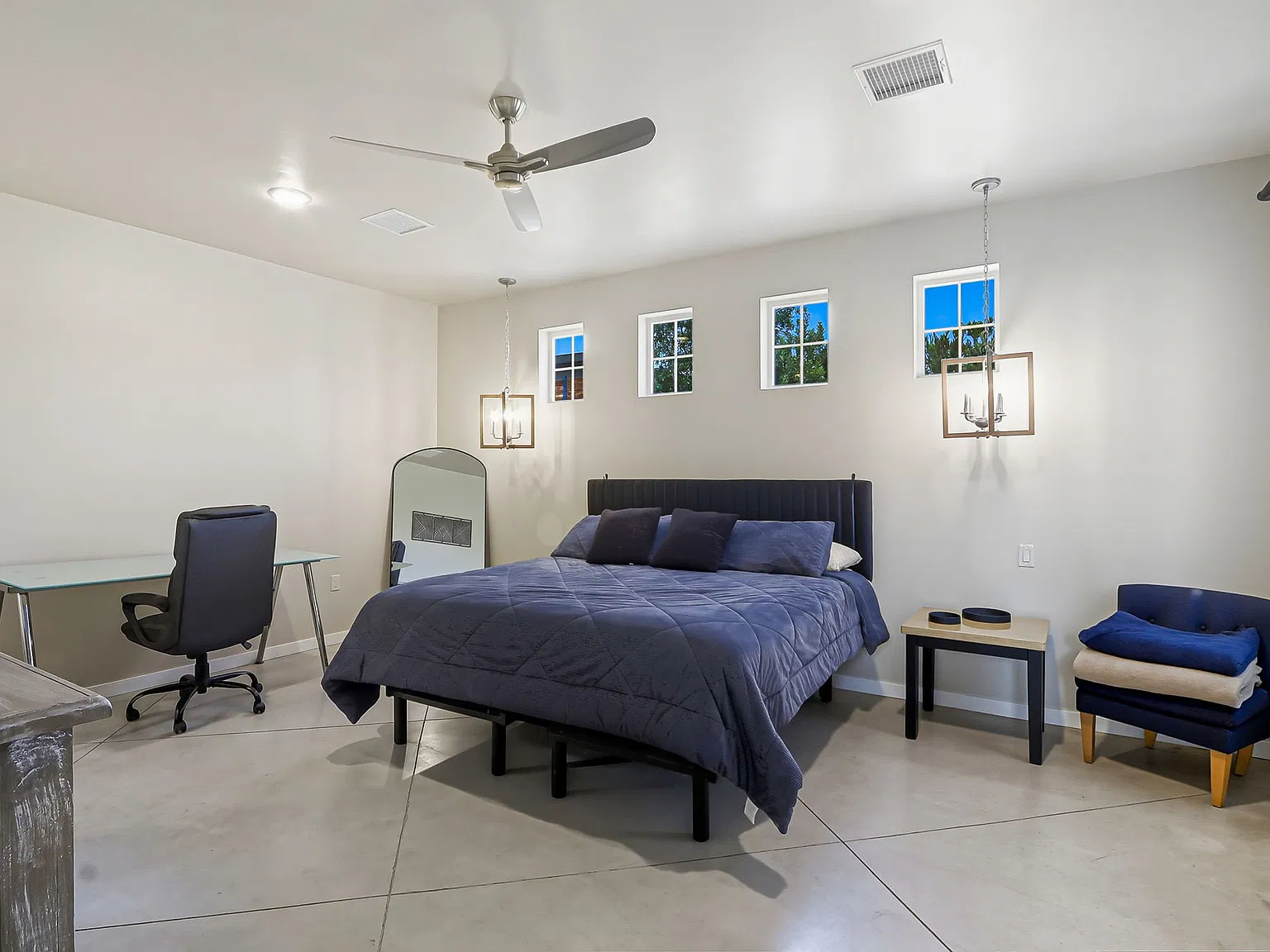 3 bed, 2158 sqft, $2,400 — Photo 3