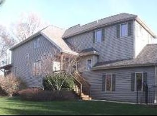 910 Lacey Ave, Lisle, IL