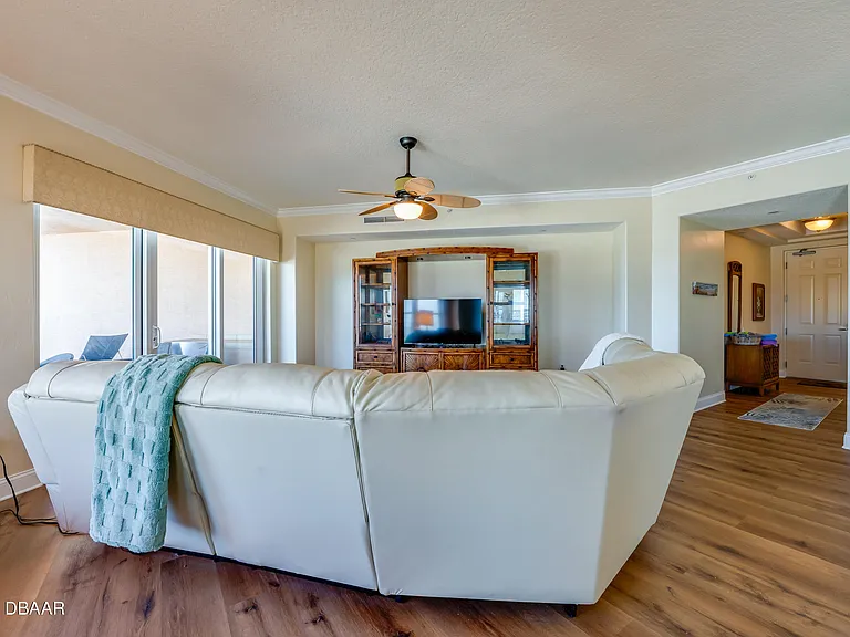 3245 Atlantic Ave #601 — Photo 15