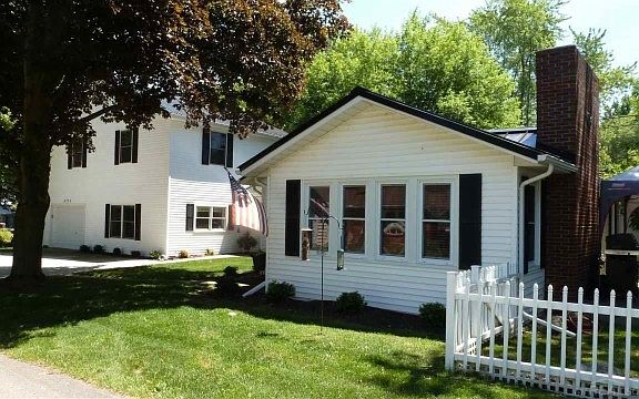 5th image of 3711 Burtch Dr