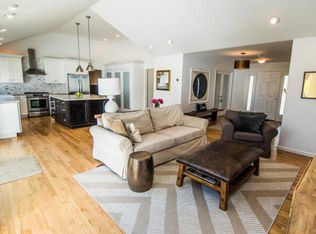 5 Palomino Pl, Tinton Falls, NJ