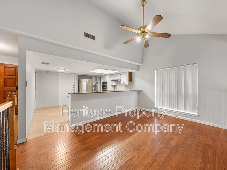 13906 N Hills Village Dr — Photo 5