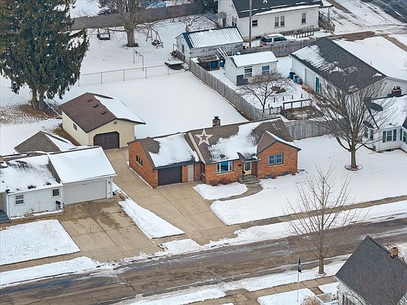 5th image of 705 2nd St
