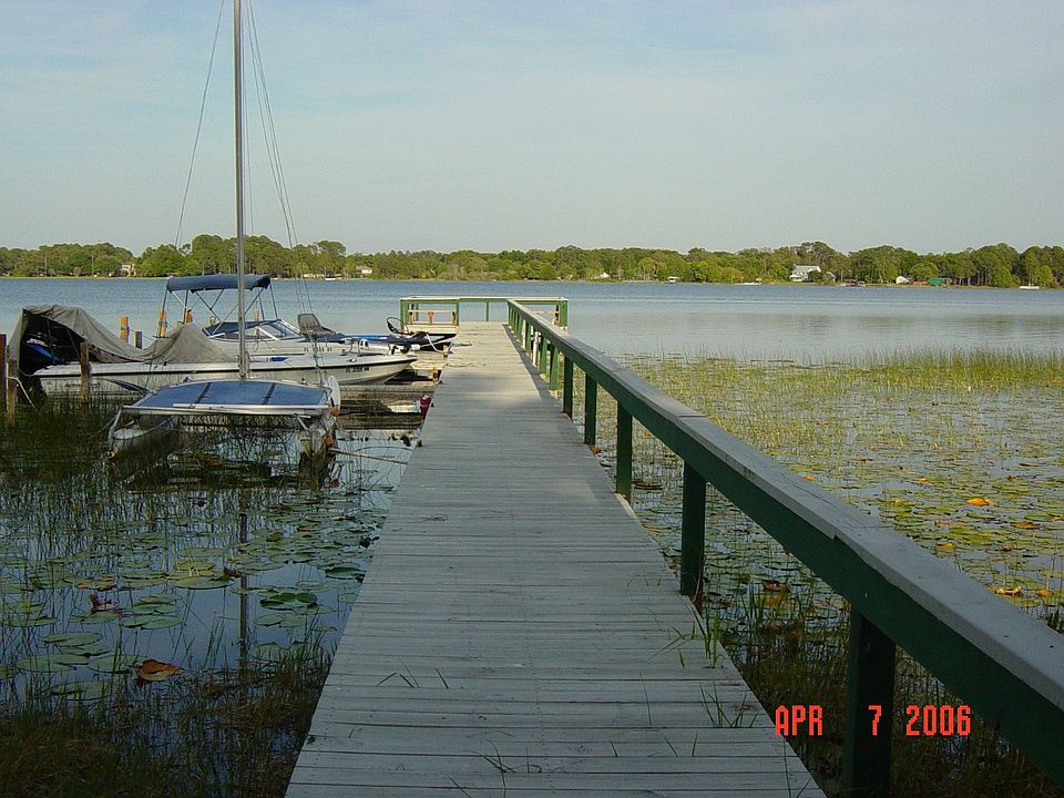 Neighborhood dock-Lake Joanna